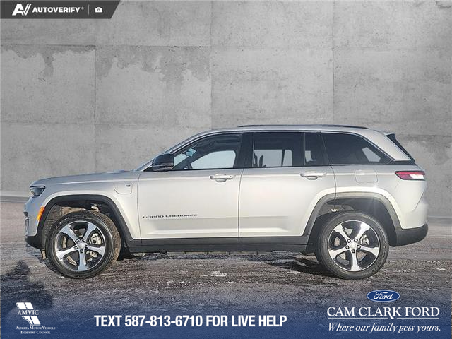 2023 Jeep Grand Cherokee 4xe Base (Stk: SJ070A) in Innisfail - Image 3 of 24