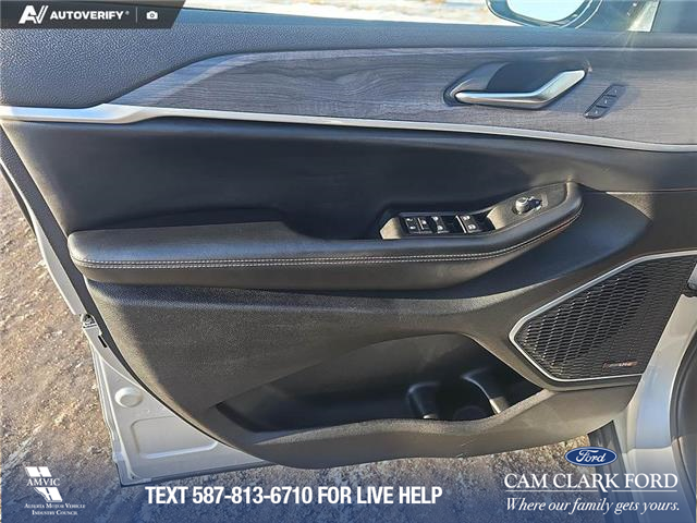 2023 Jeep Grand Cherokee 4xe Base (Stk: SJ070A) in Innisfail - Image 8 of 24