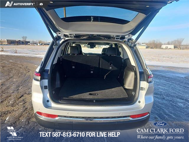 2023 Jeep Grand Cherokee 4xe Base (Stk: SJ070A) in Innisfail - Image 11 of 24