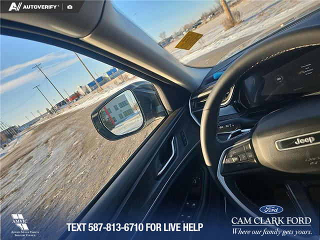 2023 Jeep Grand Cherokee 4xe Base (Stk: SJ070A) in Innisfail - Image 14 of 24