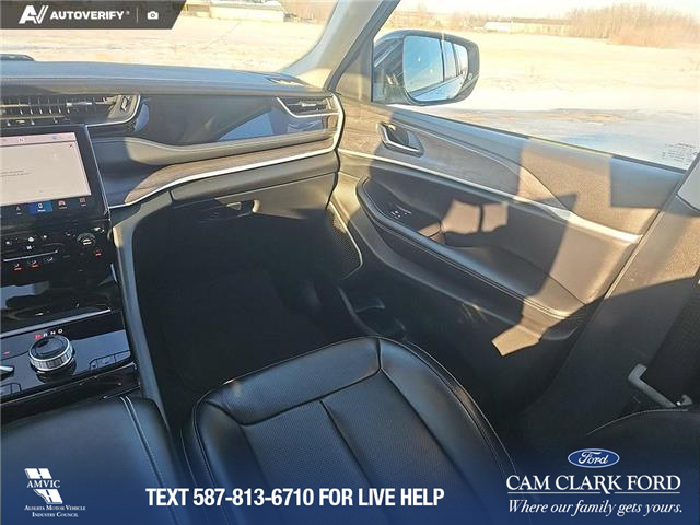 2023 Jeep Grand Cherokee 4xe Base (Stk: SJ070A) in Innisfail - Image 21 of 24