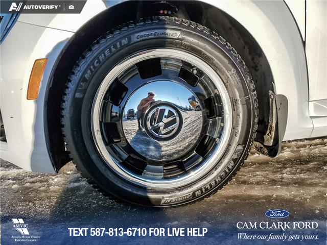 2017 Volkswagen Beetle 1.8 TSI Trendline (Stk: U37922) in Red Deer - Image 6 of 23