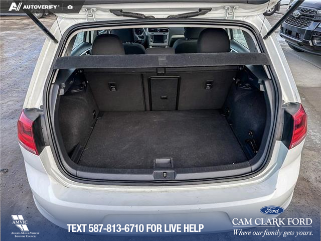 2016 Volkswagen Golf 1.8 TSI Comfortline (Stk: P6931) in Olds - Image 12 of 25