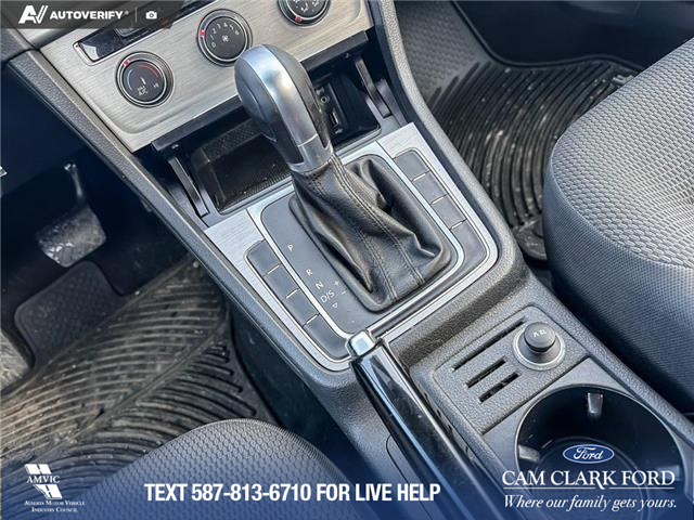 2016 Volkswagen Golf 1.8 TSI Comfortline (Stk: P6931) in Olds - Image 18 of 25