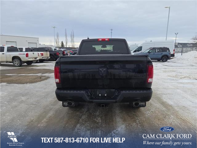 2022 RAM 1500 Classic SLT (Stk: U37946) in Red Deer - Image 5 of 7