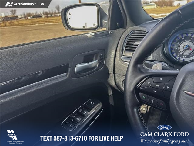 2022 Chrysler 300 S (Stk: P1174) in Innisfail - Image 8 of 20