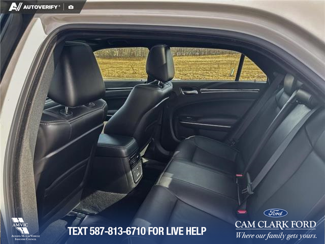 2022 Chrysler 300 S (Stk: P1174) in Innisfail - Image 15 of 20