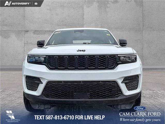 2025 Jeep Grand Cherokee Laredo (Stk: P7008) in Olds - Image 2 of 25