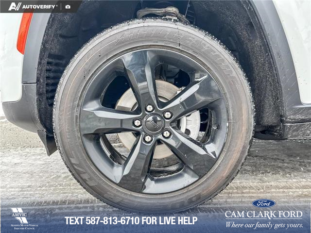 2025 Jeep Grand Cherokee Laredo (Stk: P7008) in Olds - Image 6 of 25