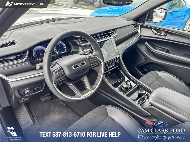 2025 Jeep Grand Cherokee Laredo (Stk: P7008) in Olds - Image 13 of 25