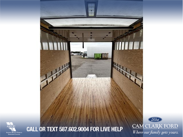 2026 Ford E-450 Cutaway Base (Stk: 26AF0466) in Airdrie - Image 7 of 9