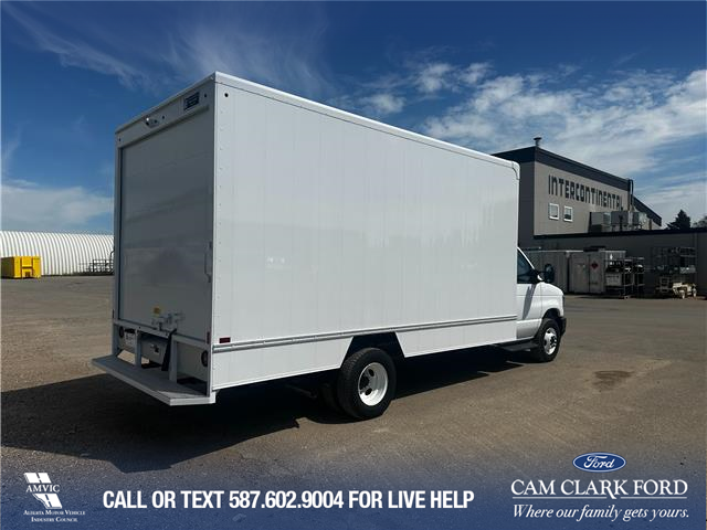 2026 Ford E-450 Cutaway Base (Stk: 26AF0466) in Airdrie - Image 4 of 9