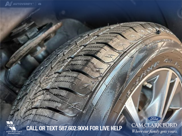 2019 Toyota Highlander LE (Stk: P14716) in Airdrie - Image 7 of 25