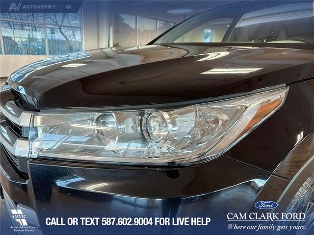 2019 Toyota Highlander LE (Stk: P14716) in Airdrie - Image 8 of 25