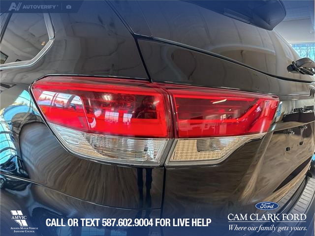 2019 Toyota Highlander LE (Stk: P14716) in Airdrie - Image 11 of 25