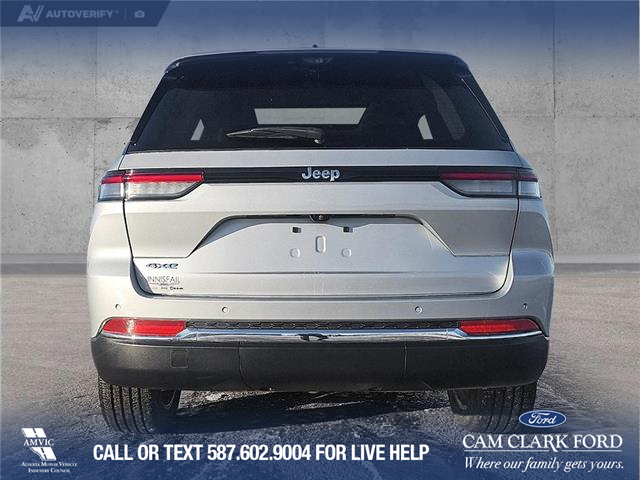 2023 Jeep Grand Cherokee 4xe Base (Stk: SJ070A) in Innisfail - Image 5 of 24