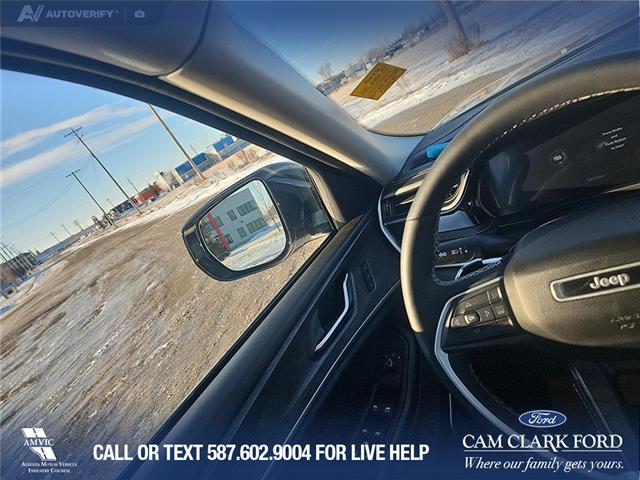 2023 Jeep Grand Cherokee 4xe Base (Stk: SJ070A) in Innisfail - Image 14 of 24