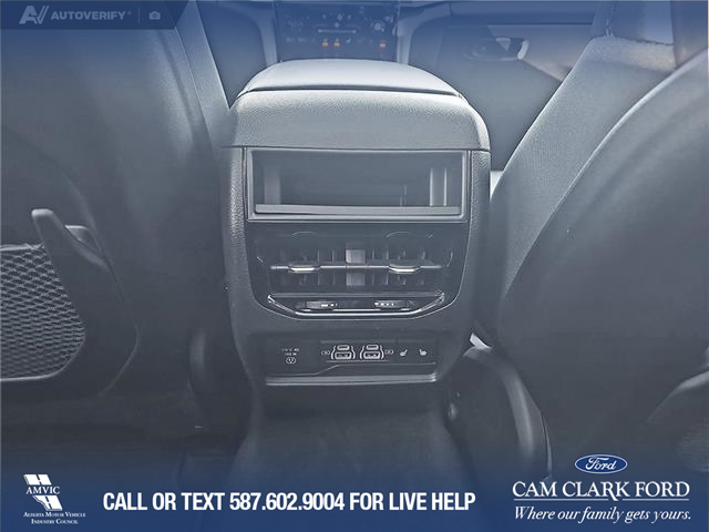 2023 Jeep Grand Cherokee 4xe Base (Stk: SJ070A) in Innisfail - Image 17 of 24