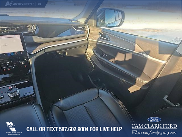 2023 Jeep Grand Cherokee 4xe Base (Stk: SJ070A) in Innisfail - Image 21 of 24