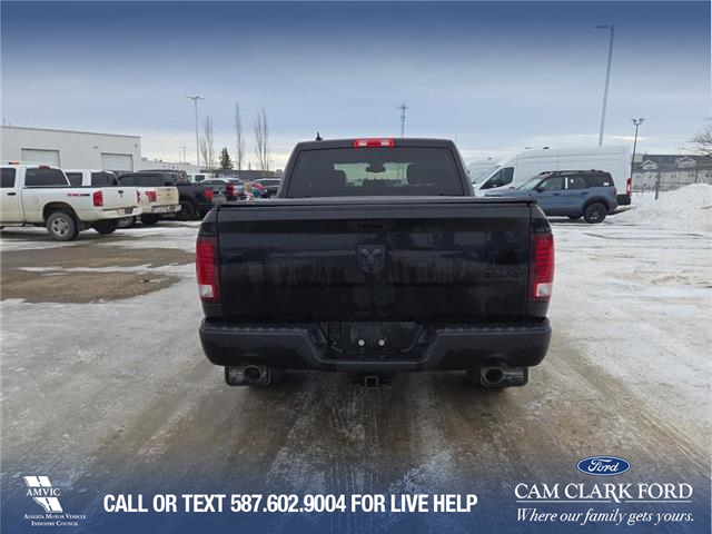 2022 RAM 1500 Classic SLT (Stk: U37946) in Red Deer - Image 5 of 7