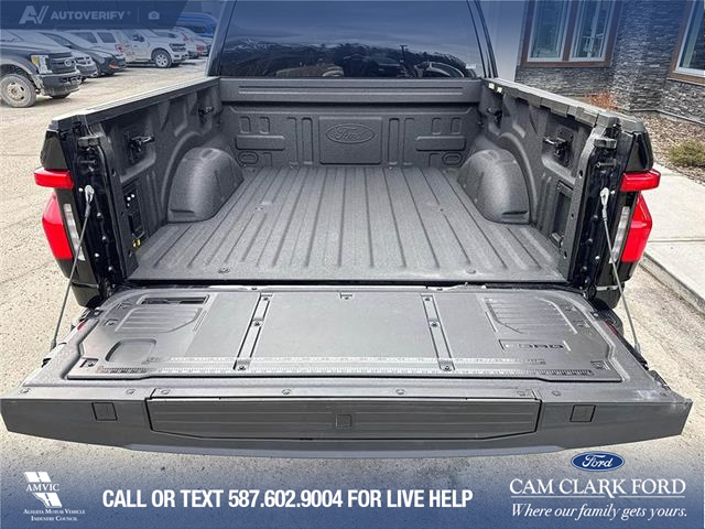 2025 Ford F-150 Lightning Flash (Stk: P1591) in Canmore - Image 12 of 27