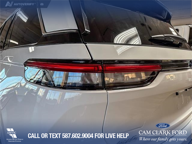 2023 Jeep Grand Cherokee Overland (Stk: P14857) in Airdrie - Image 11 of 25