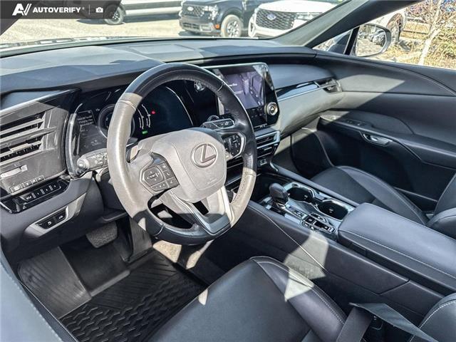 2023 Lexus RX 350h Base (Stk: P1629) in Canmore - Image 13 of 27 2023 Lexus RX 350h Base (Stk: P1629) in Canmore - Image 13 of 27