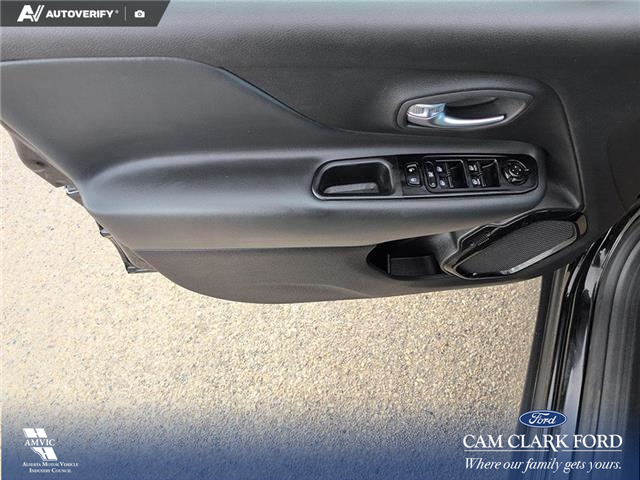 2022 Jeep Renegade North (Stk: P1207) in Innisfail - Image 7 of 20
