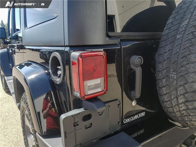 2018 Jeep Wrangler JK Unlimited Sahara (Stk: U38059) in Red Deer - Image 11 of 25