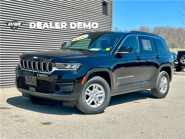 2024 Jeep Grand Cherokee Laredo (Stk: P24706DA) in London - Image 1 of 28