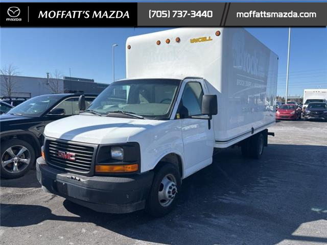 2017 GMC Savana Cutaway 3500 1WT (Stk: 31536) in Barrie - Image 1 of 30