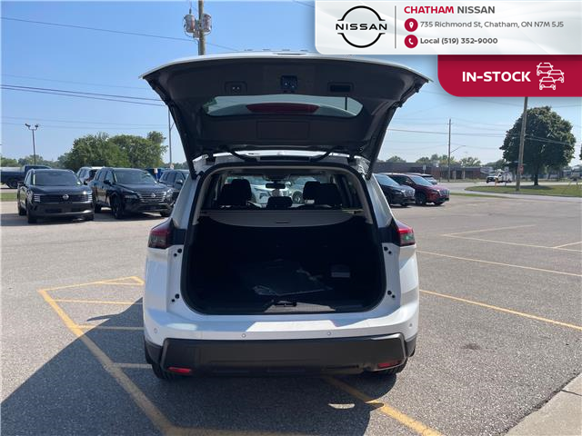 2026 Nissan Rogue SV Moonroof (Stk: T001) in Chatham - Image 5 of 29