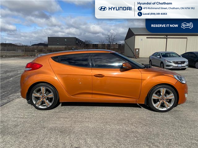2016 Hyundai Veloster Tech (Stk: R252A) in Chatham - Image 1 of 16