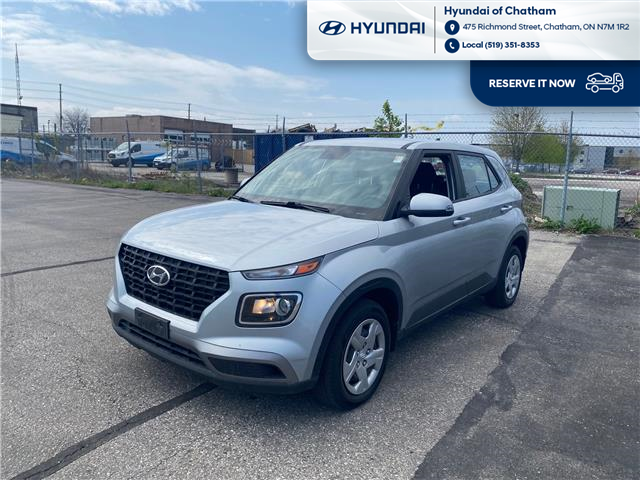 2022 Hyundai Venue ESSENTIAL (Stk: 5B026A) in Chatham - Image 1 of 20
