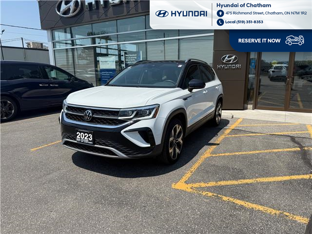 2023 Volkswagen Taos Highline (Stk: 5B029A) in Chatham - Image 1 of 26