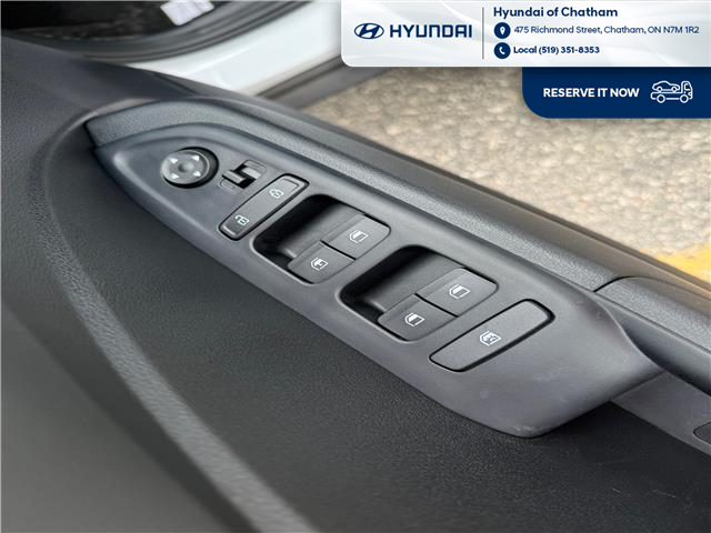 2025 Hyundai Venue ESSENTIAL (Stk: S346) in Chatham - Image 11 of 23
