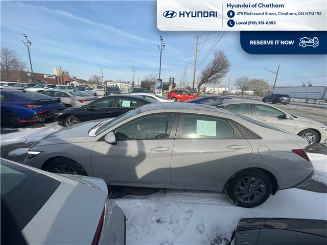2025 Hyundai Elantra Preferred (Stk: S433) in Chatham - Image 2 of 27
