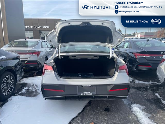 2025 Hyundai Elantra Preferred (Stk: S433) in Chatham - Image 5 of 27