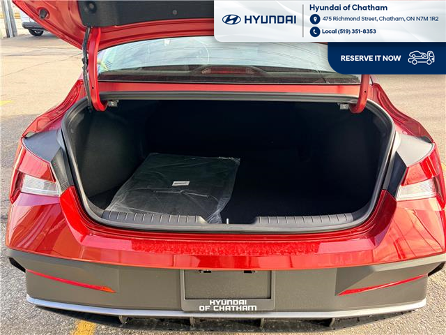 2026 Hyundai Elantra Preferred (Stk: T098) in Chatham - Image 7 of 24