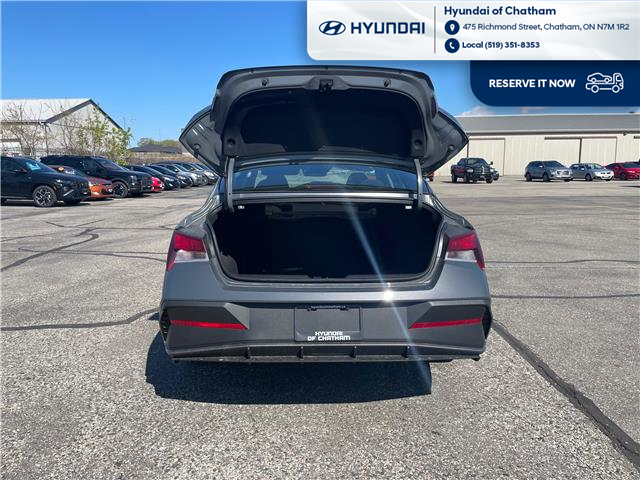 2026 Hyundai Elantra ESSENTIAL (Stk: T176) in Chatham - Image 5 of 31
