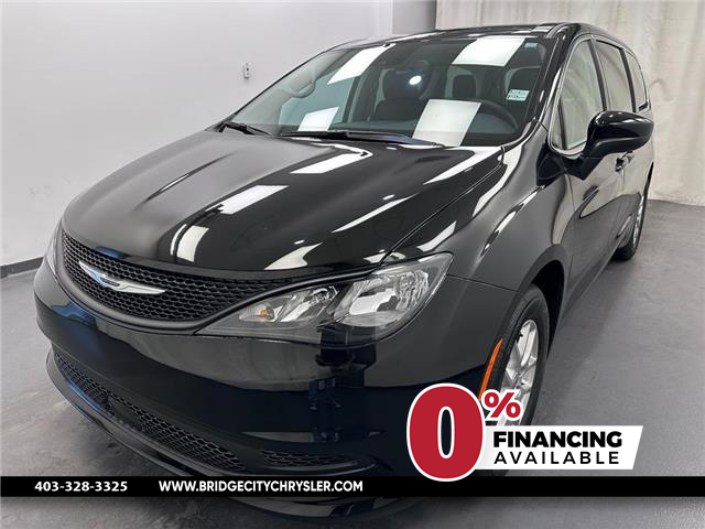 2024 Chrysler Grand Caravan SXT (Stk: A24255) in Lethbridge - Image 1 of 25
