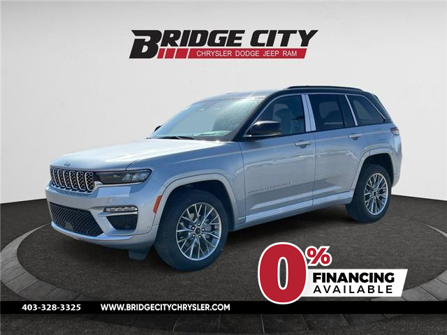2025 Jeep Grand Cherokee Summit (Stk: A25136) in Lethbridge - Image 1 of 8