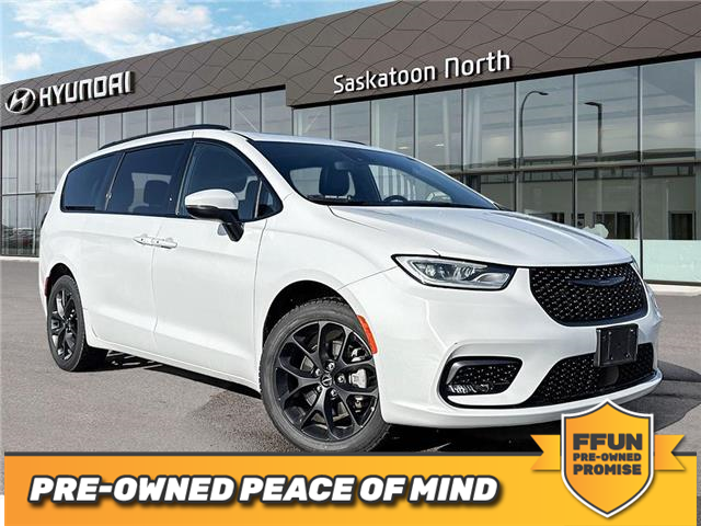 2023 Chrysler Pacifica Touring-L (Stk: F0690) in Saskatoon - Image 1 of 29