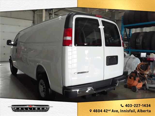 2025 Chevrolet Express 3500 Work Van (Stk: 25T252873) in Innisfail - Image 2 of 12