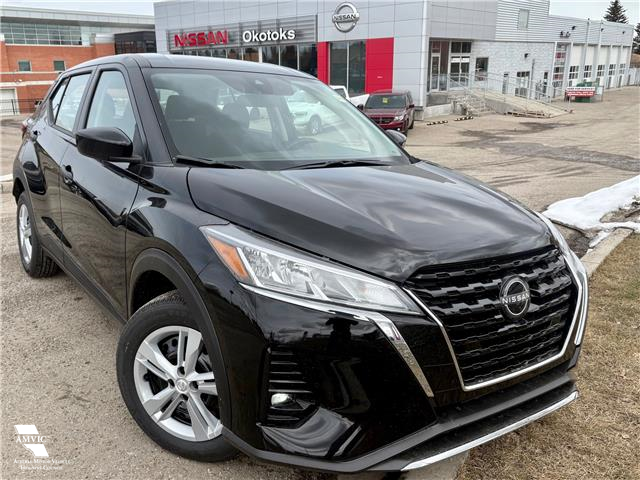 2025 Nissan Kicks Play S (Stk: 15559) in Okotoks - Image 1 of 16