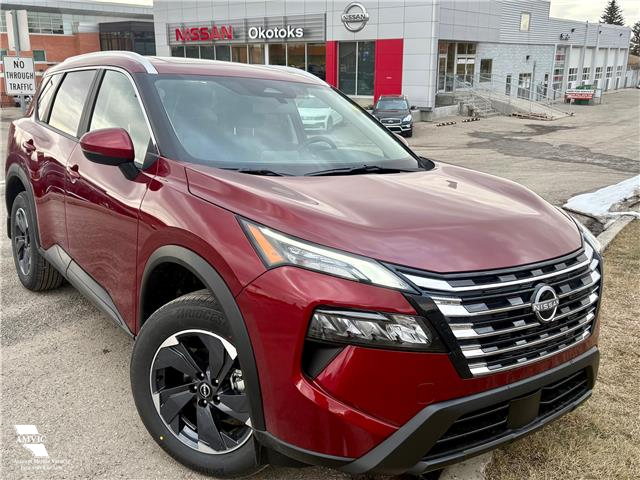 2025 Nissan Rogue SV Moonroof (Stk: 15560) in Okotoks - Image 1 of 16