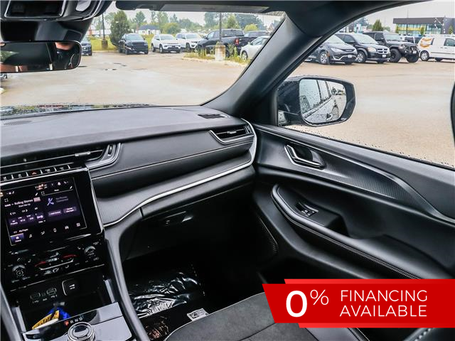 2025 Jeep Grand Cherokee Laredo (Stk: 15-25352) in London - Image 8 of 29