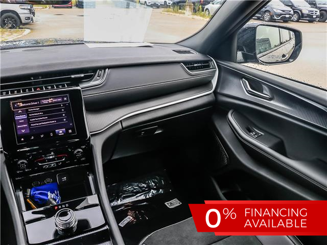 2025 Jeep Grand Cherokee L Laredo (Stk: 15-25350) in London - Image 8 of 31