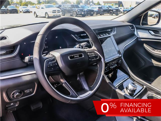 2025 Jeep Grand Cherokee Laredo (Stk: 15-25365) in London - Image 19 of 29