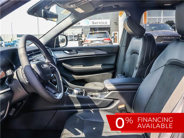 2025 Jeep Grand Cherokee Laredo (Stk: 15-25365) in London - Image 20 of 29